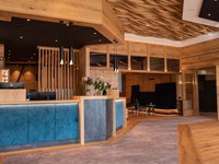 Randsbergerhof | Wellnesshotel im Bayerischen Wald | 4,5 Sterne Moderne Rezeption im 4‑Sterne‑Superior Wellnesshotel Randsbergerhof in Cham, Bayerischer Wald